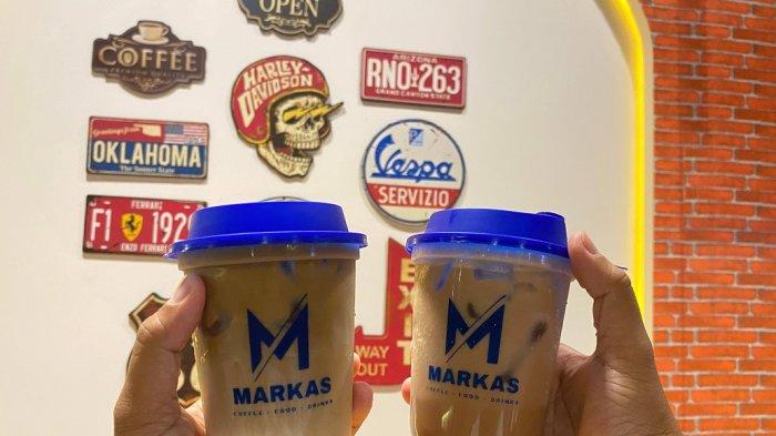 MENU MARKAS CAFFE - Menu Coffee dari Markas Caffe siap menemani waktu santai kamu. Dikemas dalam cup khas berwarna biru, Jumat (13/6/2025)