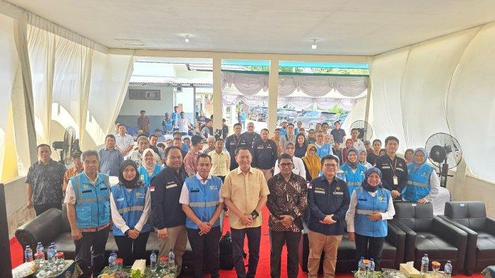 Ketua Komisi XII DPR RI, Dirjen Ketenaglistrikan Kementerian ESDM, Pemerintah Daerah dan PLN beserta seluruh undangan dan masyarakat yang hadir dalam acar peresmian BPBL di Belitung