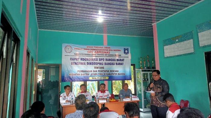 Suasana saat rapat BPD Bangka Barat yang berlangsung di gedung RDS desa tebing, kecamatan kelapa, kabupaten Bangka Barat pada Rabu (26/06/2024)
