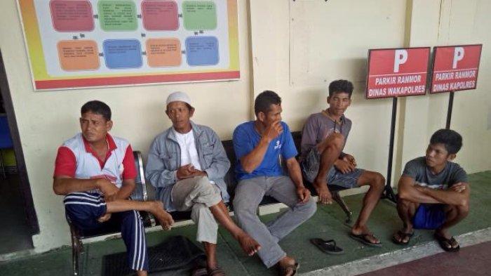 Sejumlah nelayan lain, Yunus, Her dan Anwar juga melaporkan aksi perompakan serupa ke Polres Bangka Selatan