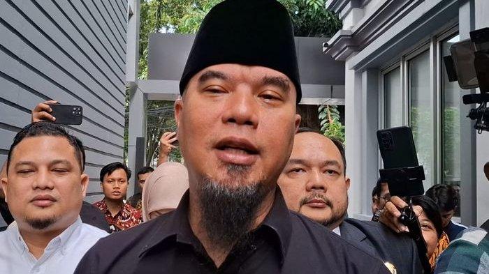 MENGADU - Ahmad Dhani saat dijumpai di KPAI, Menteng, Jakarta Pusat, Rabu (9/7/2025).