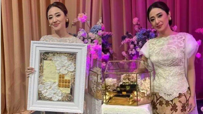Dewi Perssik pamer seserahan dari Rully.