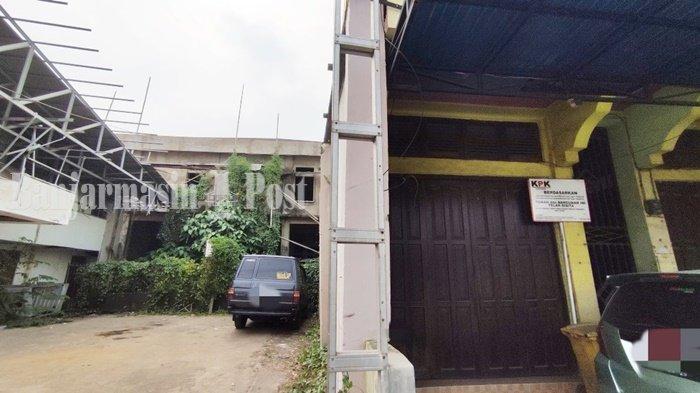 Dua aset mantan Bupati Hulu Sungai Utara (HSU), H Abdul Wahid HK, yang dilelang Komisi Pemberantasan Korupsi (KPK) berupa tanah yang di atasnya ada bangunan di Kelurahan Paliwara, Kecamatan Amuntai Tengah, Kabupaten HSU, Provinsi Kalimantan Selatan, Kamis (28/9/2023).