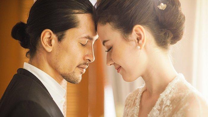 Edward Akbar dan Kimberly Rider.