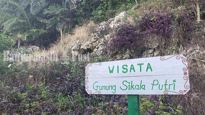 Foto pintu gapura pintu masuk Gunung Sikala Putri, Km 39, Desa Mentewe, Kecamatan Mentewe, Kabupaten Tanahbumbu.