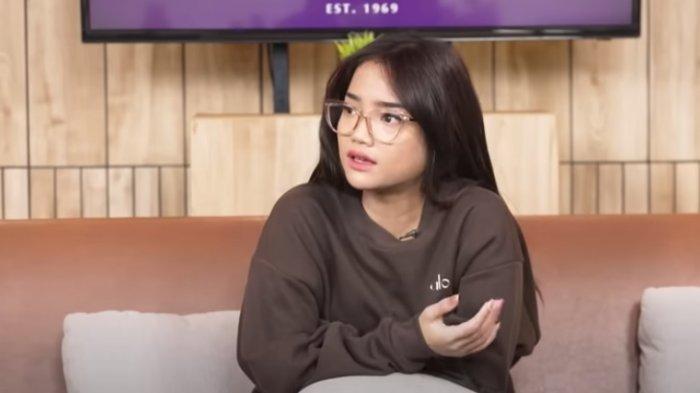 Fuji saat jadi bintang tamu konten youtube Kaesang Pangarep.