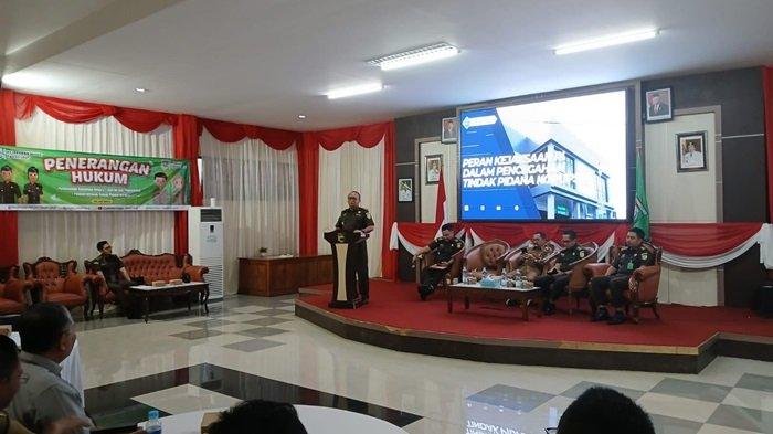KAJARI Tala Teguh Imanto menjadi salah satu narasumber Sosialisasi Pengelolaan keuangan negara/daerah dan pencegahan tipikor, Selasa (2/7).