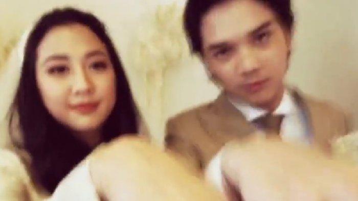 Potret momen pernikahan Baskara Mahendra dan Sherina Munaf.