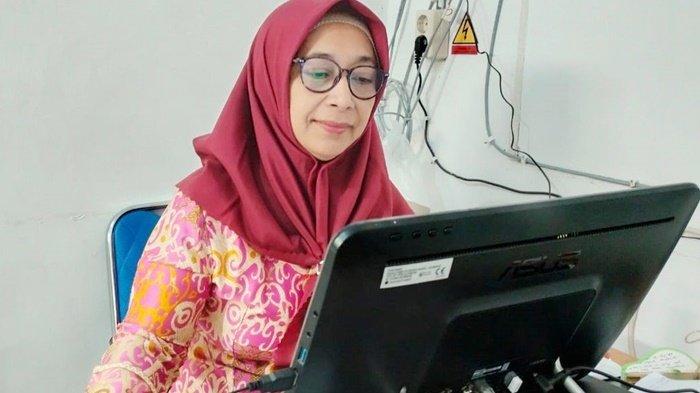 Kepala Ruang Instalasi Laboratorium Klinik RSUD Kapuas, Dwi Widjajanti, SST.