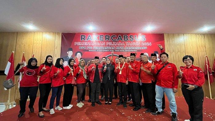 Ketua Dewan Pimpinan Pusat Partai Demokrasi Indonesia Perjuangan (PDIP), Megawati memerintahkan untuk memenangkan pasangan calon nomor urut 1, Lisa - Wartono di Pilkada Banjarbaru 2024.