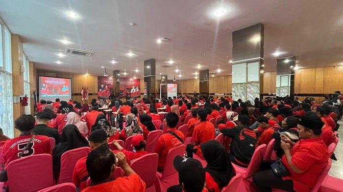 Ketua Dewan Pimpinan Pusat Partai Demokrasi Indonesia Perjuangan (PDIP), Megawati memerintahkan untuk memenangkan pasangan calon nomor urut 1, Lisa - Wartono di Pilkada Banjarbaru 2024.