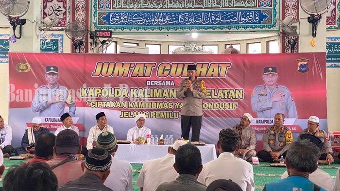 Kombes Pol Sabana Atmojo SIK MH juga melaksanakan Jumat Curhat bertempat di Jalan Kuin Selatan RT 04 RW 01 Kelurahan Kuin Selatan Kecamatan Banjarmasin Barat.