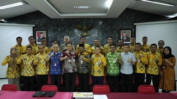 Laporan evaluasi kinerja triwulan IV sebagai penjabat kepala daerah disampaikan Pj Bupati HSU H Zakly Asswan, Jum'at (14/6/2024) di kantor Inspektorat Jenderal Kemendagri, Jakarta.
