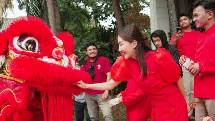 Momen akrab di rumah Ruben Onsu dan Sarwendah saat Imlek 2024.