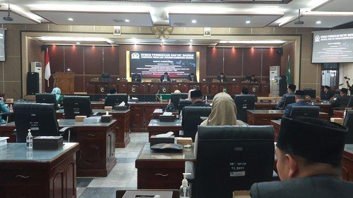 SUASANA Rapat Paripurna PAW anggota DPRD Tala sisa masa jabatan 2019-2024 di gedung dewan setempat, Senin (18/9/2023) siang.