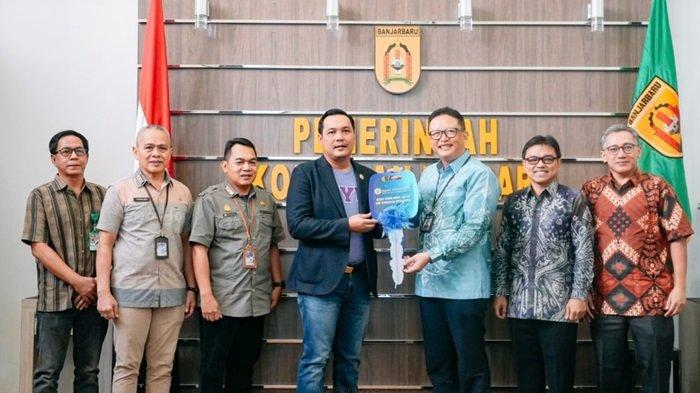 Serah terima hibah mobil operasional BPBD Banjarbaru dari Perwakilan Bank Indonesia Provinsi Kalimantan Selatan