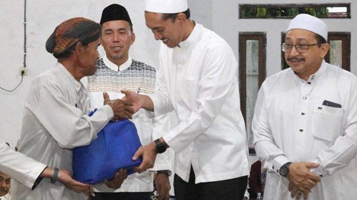 Suasana Bupati Banjar, H Saidi Mansyur melalukan Safari Ramadan hari pertama di Cindai Alus.
