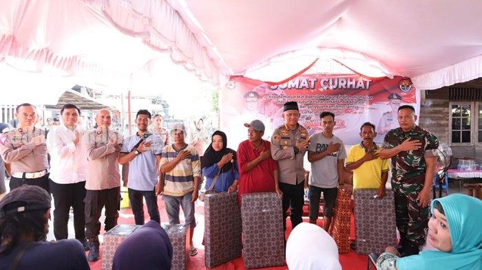 Suasana Jumat Curhat bersama Kapolda Kalsel Irjen Pol Winarto SH MH di Masjid Miftahul Ikhsan Banjarmasin.