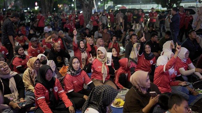 Suasana gelaran nonton bareng (Nobar) Timnas Indonesia kontra Australia dalam kualifikasi putaran ketiga Piala Dunia 2026 di Rumah Pemenangan Lisa-Wartono, Selasa (10/9/2024) malam.