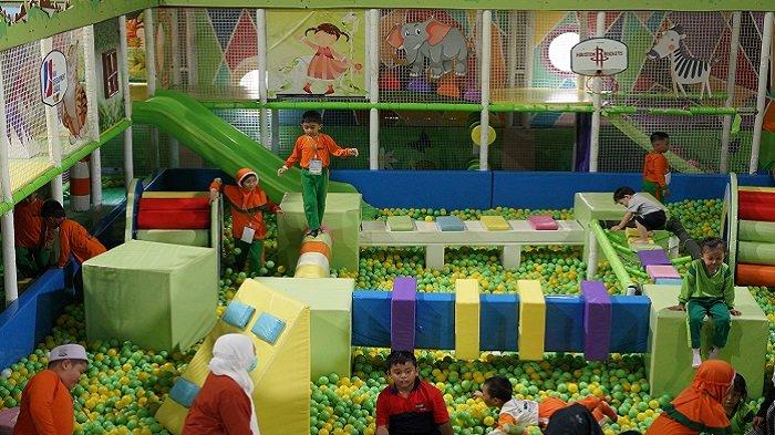 Wahana Kids Play Ground di Amanah Borneo Park.