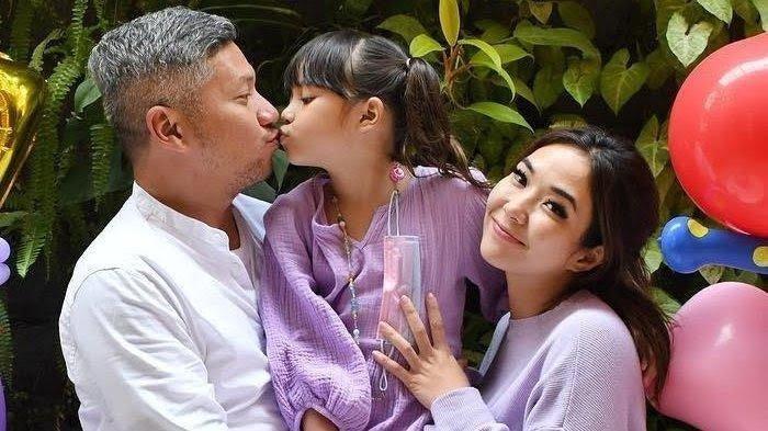 Momen kebersamaan Gading Marten, Gisella Anastasia dan Gempi.