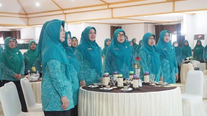 Kegiatan Latihan Pengelolaan Program dan Penyuluh Pemberdayaan dan Kesejahteraan Keluarga (LP3PKK) yang dibuka Penjabat Ketua TP PKK Kabupaten Hulu Sungai Selatan, Hj Rusnawati Hermansyah, Jumat (24/11/2023).