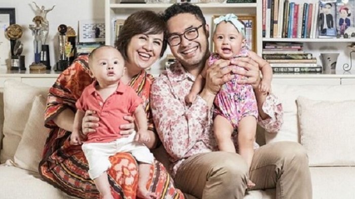 Keluarga Surya Saputra dan Cynthia Lamusu