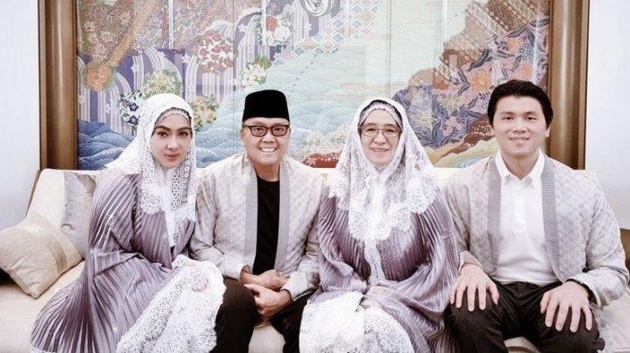 Syahrini, Rosano Barack, Reiko Barack dan Reino Barack.