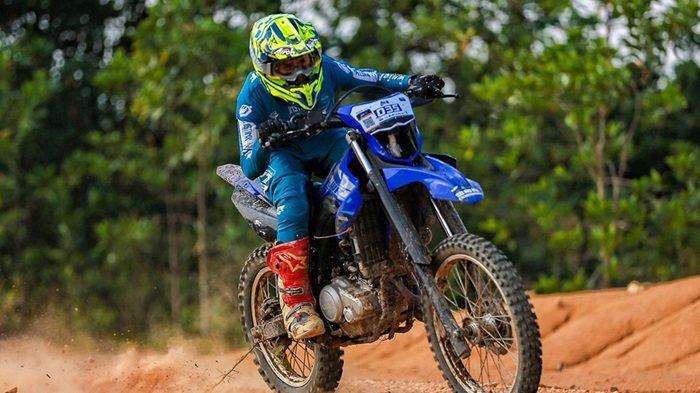 Kemeriahan penyelenggaraan seri 2 Shell bLU cRU Yamaha Enduro Challenge mengisi akhir pekan yang berbeda di Sanggau, Kalimantan Barat