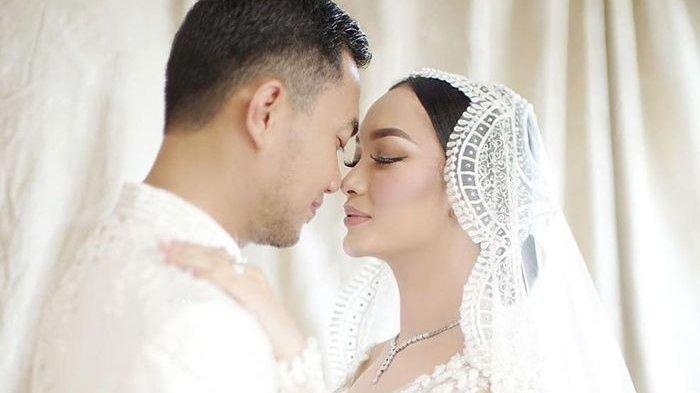 Zaskia Gotik dan Sirajuddin Mahmud.