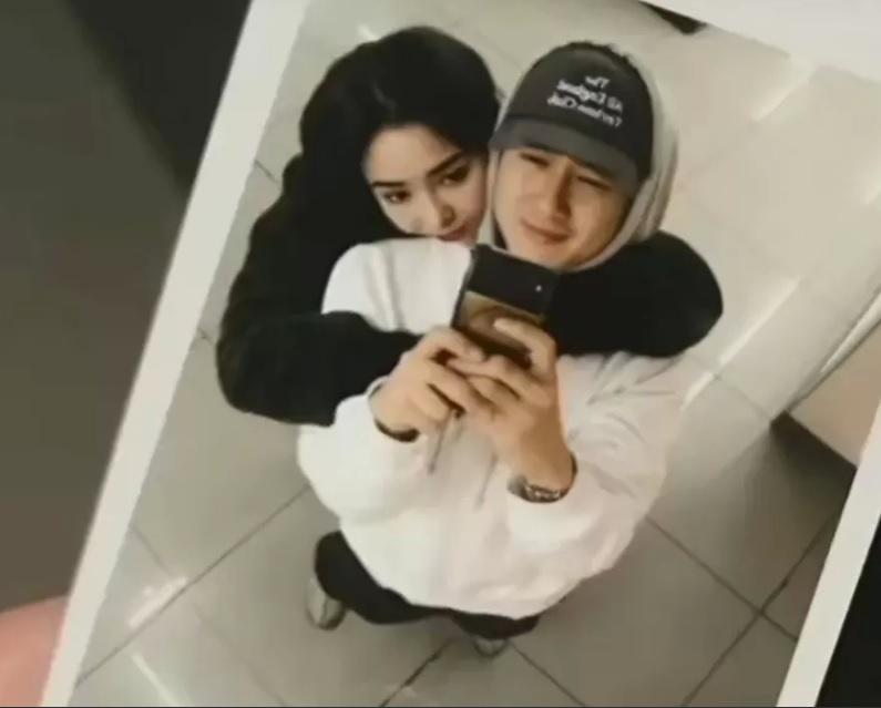 Foto mesra Amanda Manopo dan Kenny Austin.