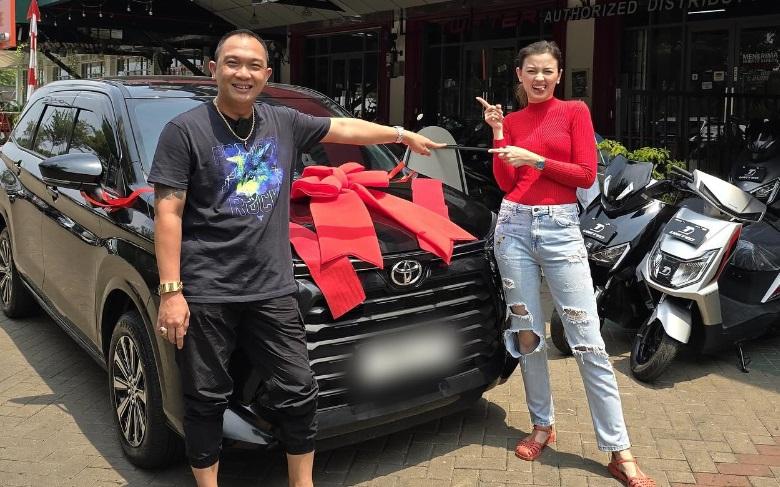 Kimberly Ryder dapat mobil baru dari Jhon LBF.
