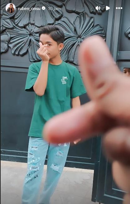 Ruben Onsu dengan Betrand Peto.