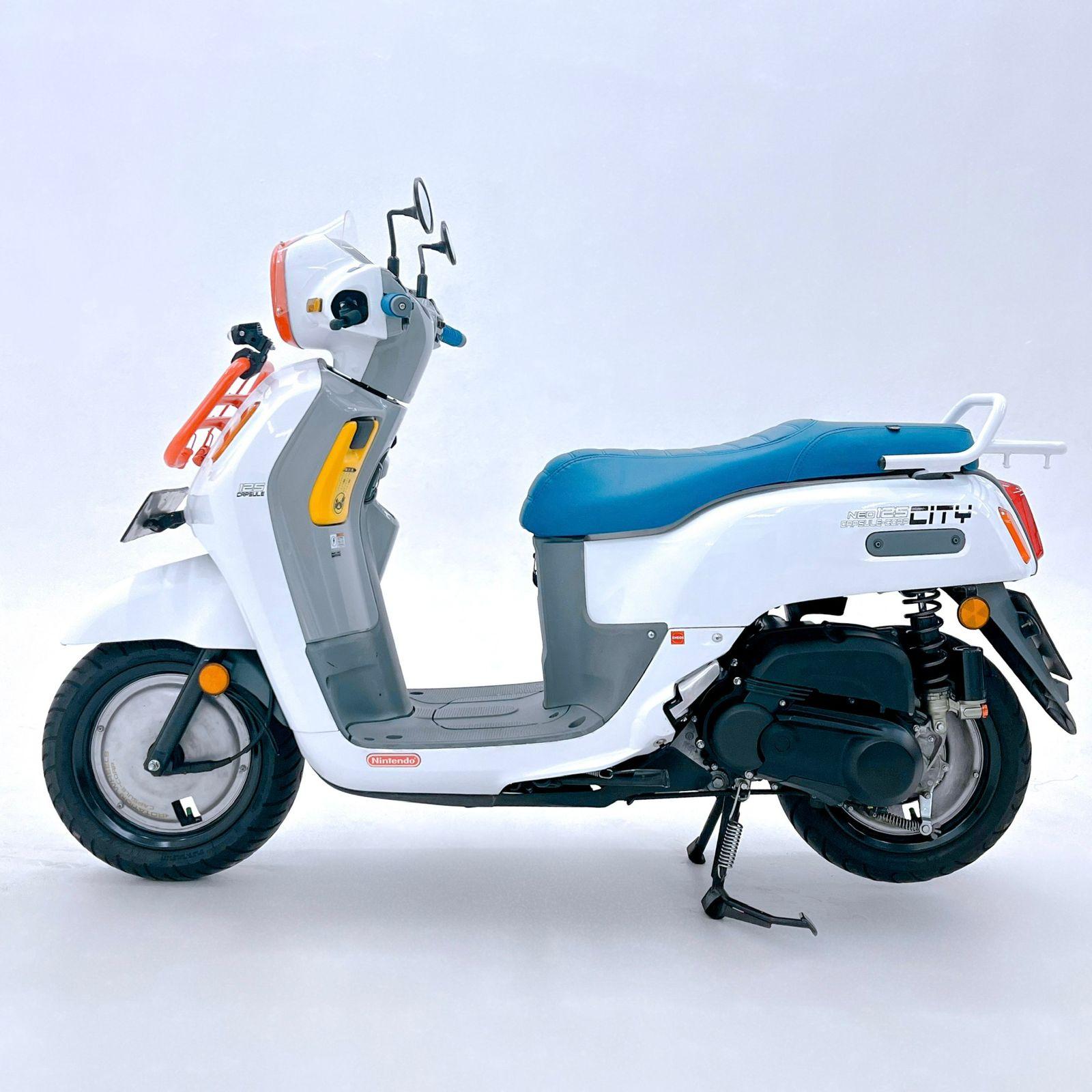 Salah satu modifikasi* datang dari pengguna Yamaha FAZZIO HYBRID NEO yang berasal dari Kota Kembang, Bandung. Terinspirasi dari anime & manga Jepang terkenal Dragon Ball, FAZZIO HYBRID milik Doni ini berhasil tampil stylish dan unik berkat modifikasi yang terkonsep dengan baik.