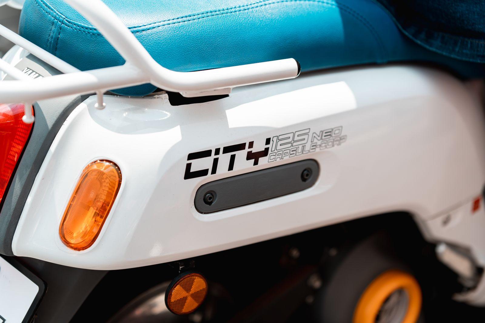 Salah satu modifikasi* datang dari pengguna Yamaha FAZZIO HYBRID NEO yang berasal dari Kota Kembang, Bandung. Terinspirasi dari anime & manga Jepang terkenal Dragon Ball, FAZZIO HYBRID milik Doni ini berhasil tampil stylish dan unik berkat modifikasi yang terkonsep dengan baik.