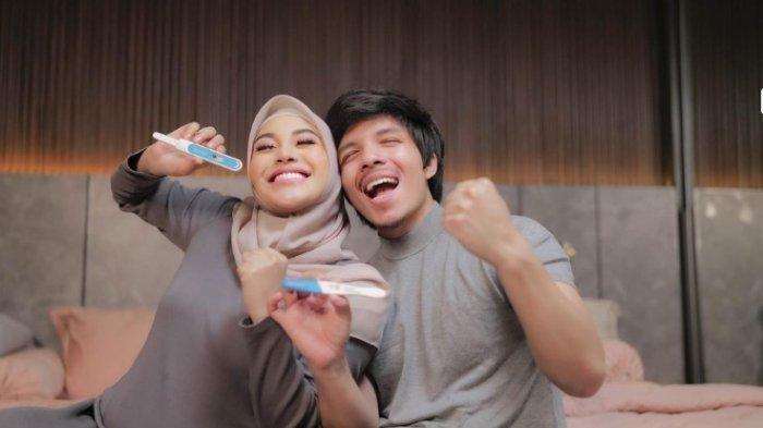 Istri dari Atta Halilintar, Aurel Hermansyah saat ini tengah hamil anak kedua.