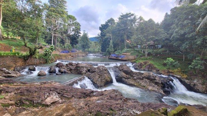 Potret Curug Leuwi Bumi di Mandalawangi, Kabupaten Pandeglang, Provinsi Banten, Jumat 12 Februari 2025.