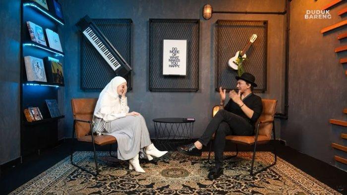 Kabar 100 pria ingin melamar Inara Rusli tersebut sempat buat geger publik. Di hadapan Anji Manji, Inara Rusli meluruskan isu tersebut.
