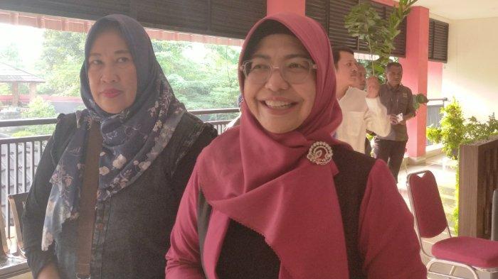Kepala Dinas Pendidikan, Pemuda dan Olahraga (Dindikpora) Pandeglang, Raden Dewi Setiani akan mundur sebagai Aparatur Sipil Negara (ASN).