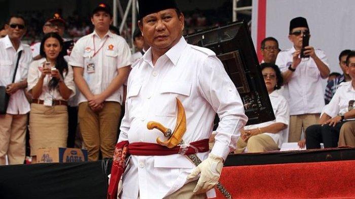 Ilustrasi: Ketua Dewan Pembina Partai Gerindra, Prabowo Subianto, menaiki kuda saat menghadiri kampanye Partai Gerindra di Stadion Utama Gelora Bung Karno, Minggu (23/3/2014) lalu