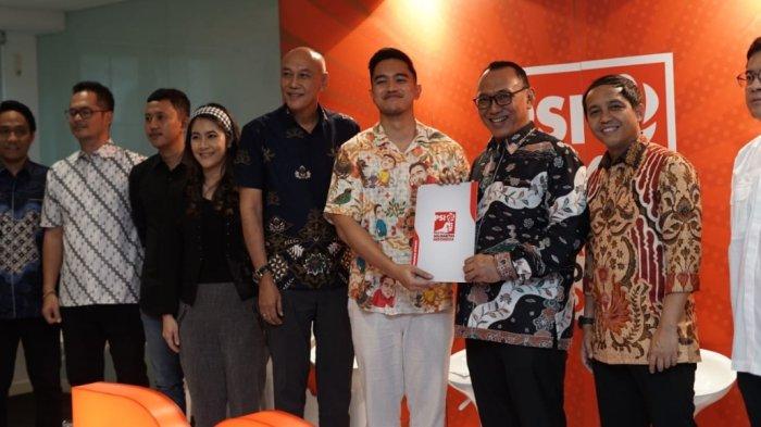 Pasangan Bakal Calon Walikota dan Wakil Walikota Cilegon Helldy Agustina dan Alawi Mahmud resmi mendapat dukungan dari Partai Solidaritas Indonesia (PSI).