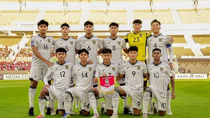 Partai Timnas U17 Indonesia vs Korea Selatan pada Jumat (4/4) bergulir di Stadion Prince Abdullah Al Faisal, Jeddah, Arab Saudi, dan menjadi laga perdana babak penyisihan Grup C Piala Asia U17 2025.