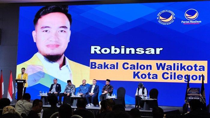 Moment Robinsar saat menyampaikan visi dan misi di hadapan pimpinan partai NasDem