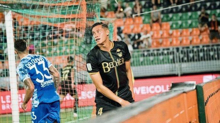 Pemain Timnas Indonesia, Jay Idzes akan kembali debut bersama Venezia saat melawan Torino dalam babak lanjutan Seri A.