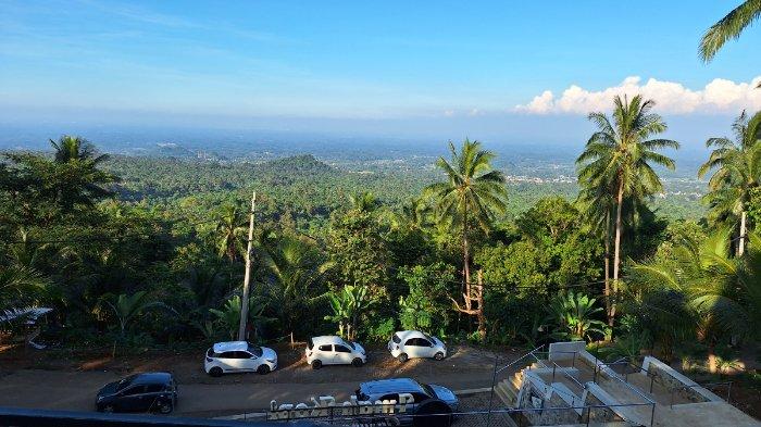 View dari kafe Imah Kopi Gunung Karang, Pandeglang.