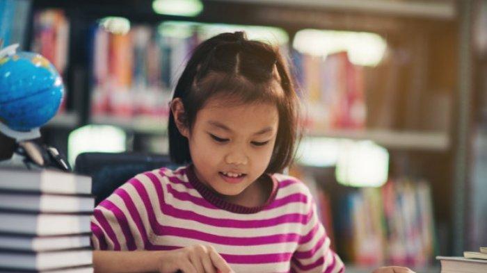 Ilustrasi siswa belajar mandiri