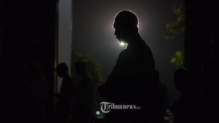 Tata cara dan bacaan niat dan doa sholat khusuf atau sholat gerhana bulan yang akan terjadi pada Minggu 29 Oktober 2023