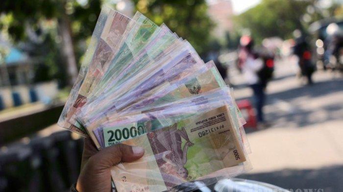 Bhima menyebutkan, pembayaran bunga utang pemerintah tahun ini di kisaran Rp 450 triliun hingga Rp 470 triliun.