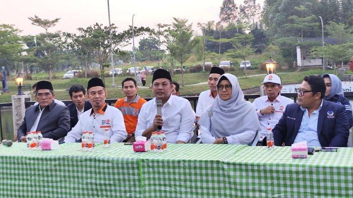 Bakal Calon Wali Kota Cilegon, Isro Mi'raj menyatakan telah pamit dari partai Golkar dan login ke partai NasDem untuk maju Pilkada Cilegon.