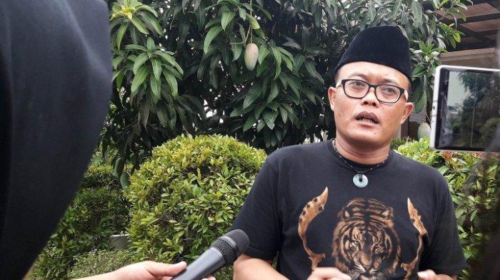 Komedian Entis Sutisna alias Sule